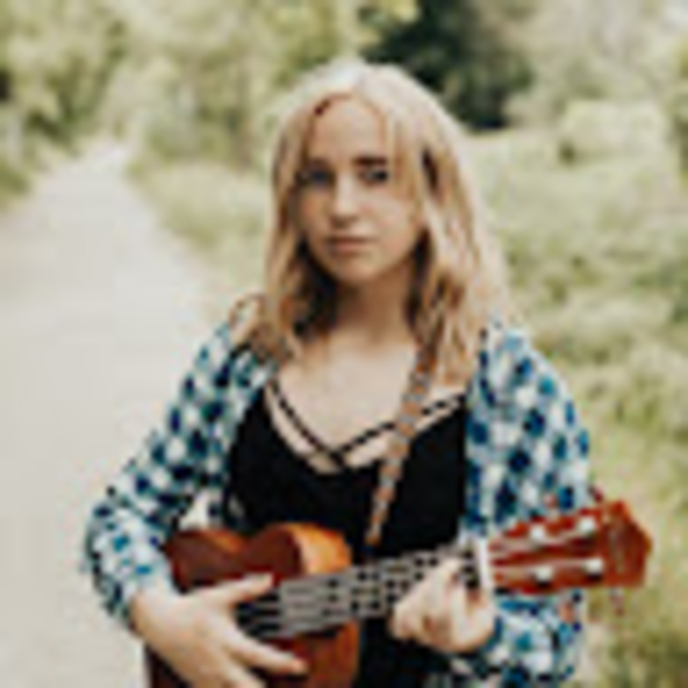 Meet your Posher, Chloe